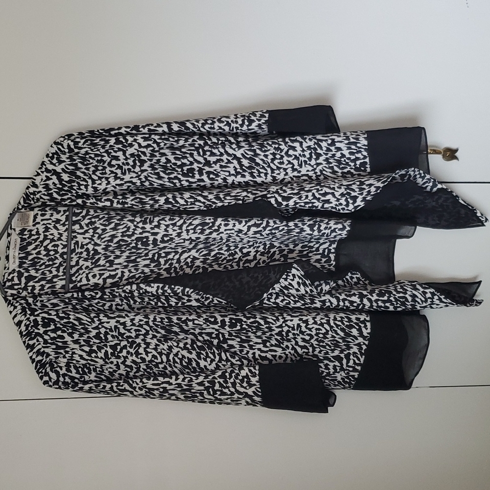 XL black and white kimono style top